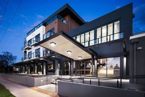 Quality Hotel Lakeside - Accommodation Resorts 1