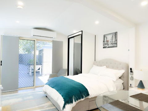 Private, Local Living Studio In Mascot, Airport - Accommodation Resorts 0