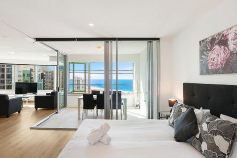 Q Tower Amazing Ocean Views 22nd Level Heated Pools Sleeps 6 - Optimise BNB - Accommodation Resorts 1