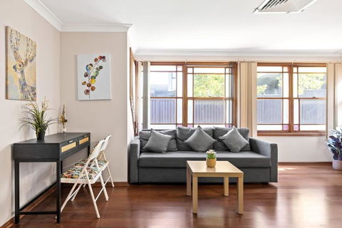 Quadruple Room W Ensuite In Gordon Near Train & Bus - Accommodation Resorts 2