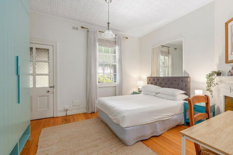 Quaint 3-Bed Heritage Home In The Heart Of Sydney - Accommodation Resorts 1