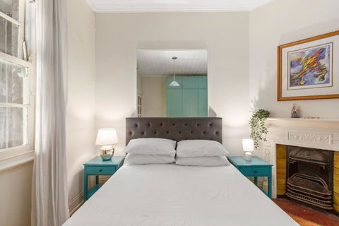 Quaint 3-Bed Heritage Home In The Heart Of Sydney - Accommodation Resorts 0