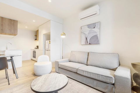 Quaint Stylish Hideout In Trendy South Melbourne - Accommodation Resorts 2