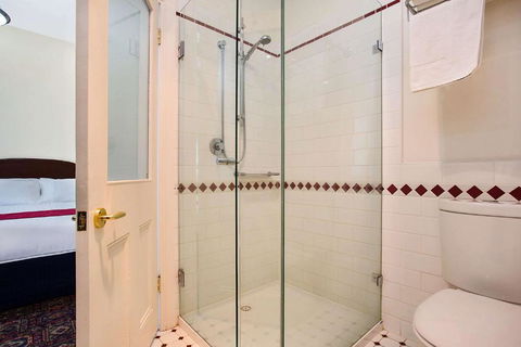 Quality Hotel Bentinck - Accommodation Resorts 2