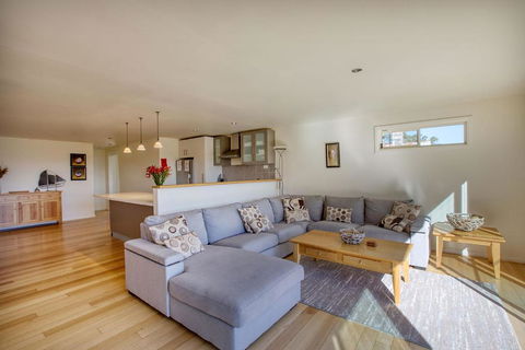 Quarterdeck Apartment - Accommodation Resorts 1