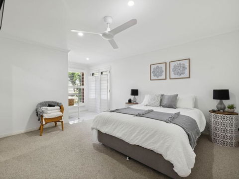 Quay-Largo - Accommodation Resorts 1