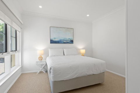 Quiet 2-Bed Retreat With Private Courtyard - Accommodation Resorts 2