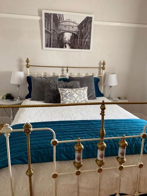 R&R Blue Diamond Luxury Cottage Maryborough, Vic - Accommodation Resorts 1