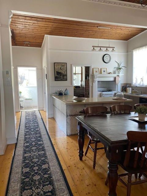 R&R Blue Diamond Luxury Cottage Maryborough, Vic - Accommodation Resorts 3
