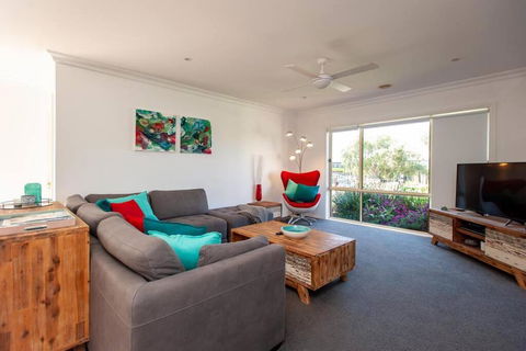 R&R By The Bay In Prime Location - Accommodation Resorts 2