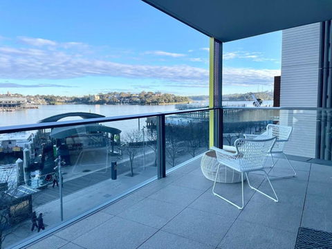 RARE Luxury Waterfront Living - Accommodation Resorts 1