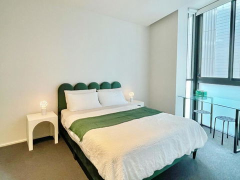 RARE Luxury Waterfront Living - Accommodation Resorts 2
