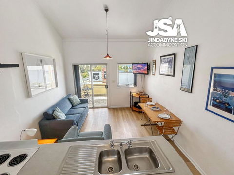 Razorback 3 - Accommodation Resorts 1