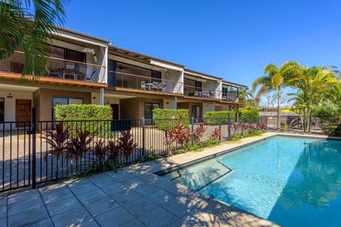 Rainbow Surf 4 - Accommodation Resorts 1