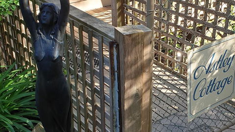 Astley Cottage - Accommodation Resorts 2