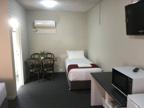 Atlas Motel - Accommodation Resorts 3