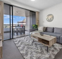AU1 - Long Stay w Balcony RiverViews Fast WiFi - Accommodation Resorts