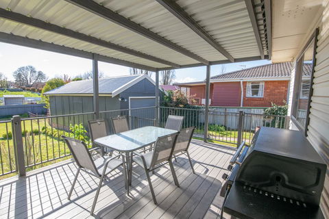 Autumn St - Trendy East Orange - Near CBD - Accommodation Resorts 3