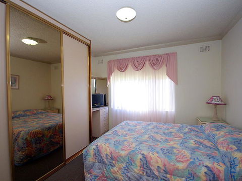 Avilla Court 1 - Accommodation Resorts 1