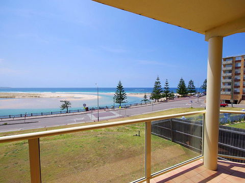 Avilla Court 1 - Accommodation Resorts 0