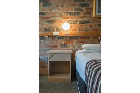 Avoca Beach Hotel - Accommodation Resorts 1