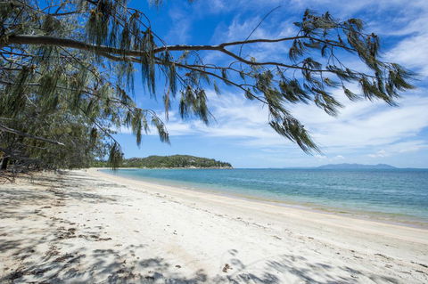 Azure On Geoffrey Bay - Accommodation Resorts 0