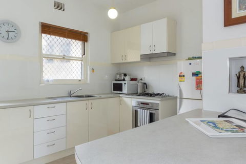 B6 Close To UWA, Swan River, Cafes & The New Childrens Hospital - Accommodation Resorts 3