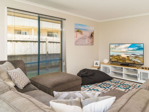 Back Beach Retreat - Accommodation Resorts 3