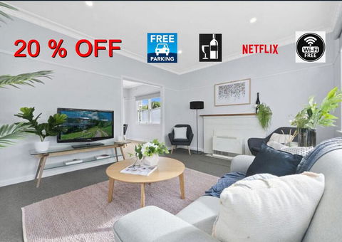 BALLARAT CLOSE 2 CBD + HOSPITAL+3BR HOME+NETFLIX + WiFi + Gift - Accommodation Resorts 0