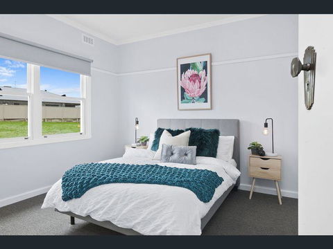 BALLARAT CLOSE 2 CBD + HOSPITAL+3BR HOME+NETFLIX + WiFi + Gift - Accommodation Resorts 1