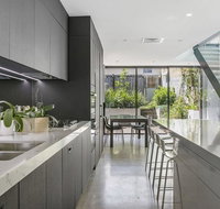 Balmain Bombshell Executive  Family Retreat - Accommodation Resorts