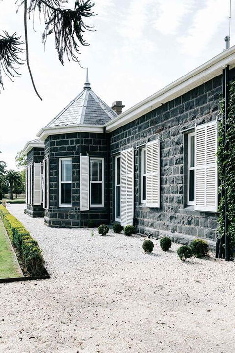 Barunah Plains Homestead - 10 Bedrooms - Sleeps 22 - Accommodation Resorts 2