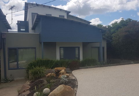 Bay Breeze Holiday Home - Accommodation Resorts 1