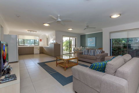 Beach House, Pacific Road, 1/20 - Accommodation Resorts 2