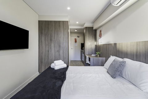 BEACH LOCATION STUDIO // CLOVELLY 2 - Accommodation Resorts 2