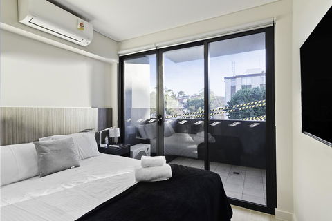 BEACH LOCATION STUDIO // CLOVELLY 2 - Accommodation Resorts 3