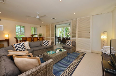 Beach Villa - 4 Plantation House - Accommodation Resorts 3