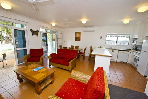 Beachcomber Unit 2 - Accommodation Resorts 0