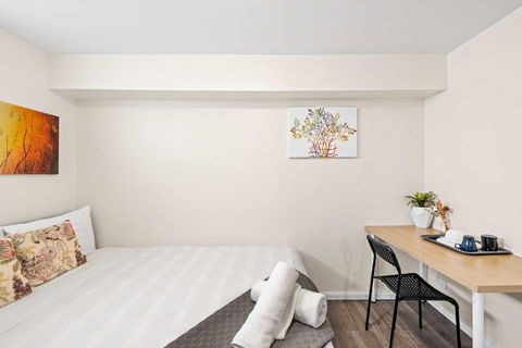 Relaxed Private Double Room In Carramar - Close To Station - Shared Bathroom - Accommodation Resorts 1