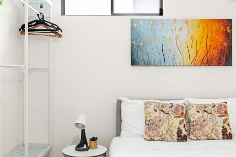 Relaxed Private Double Room In Carramar - Close To Station - Shared Bathroom - Accommodation Resorts 2
