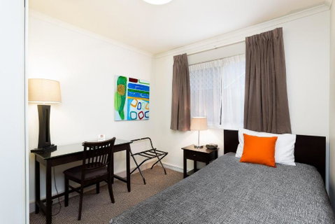 Redcliffe Motor Inn - Accommodation Resorts 1