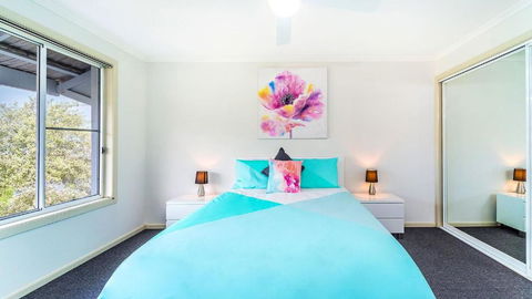 RED Rock - Townhouse In Town - Accommodation Resorts 3