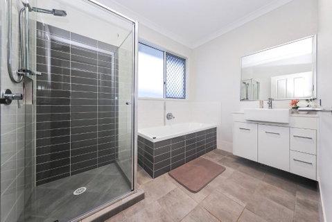 Redcliffe - Accommodation Resorts 2