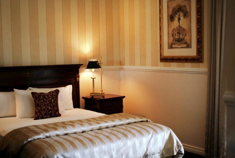 Redearth Boutique Hotel - Accommodation Resorts 0