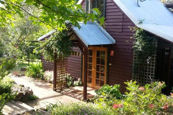 Redgum Hill Country Retreat with Accommodation Resorts