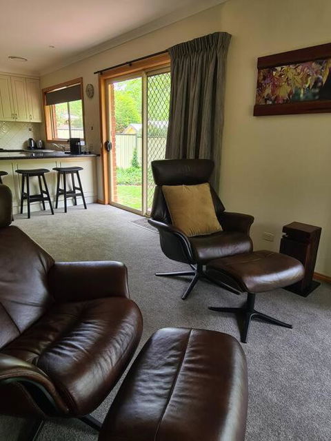 REDGUM RETREAT BRIGHT - Luxury Spa Villa - Accommodation Resorts 0