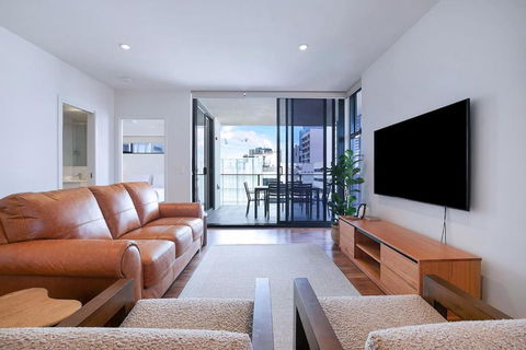 Regatta Hideaway - A Breezy Balcony Residence - Accommodation Resorts 0