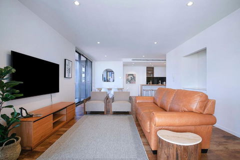 Regatta Hideaway - A Breezy Balcony Residence - Accommodation Resorts 3