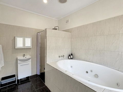 Relax At Gossan - Accommodation Resorts 2