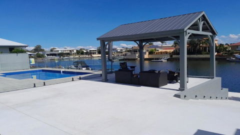 Relax Poolside By The Canal - Accommodation Resorts 1